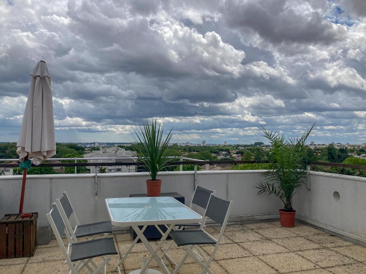 Proche Bordeaux Appartement 75 M2 Rooftop Bruges Esterno foto